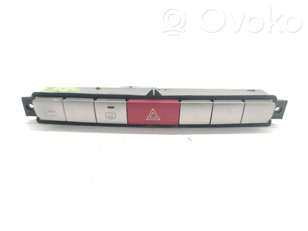 Fiat Linea Botón interruptor de luz de peligro 