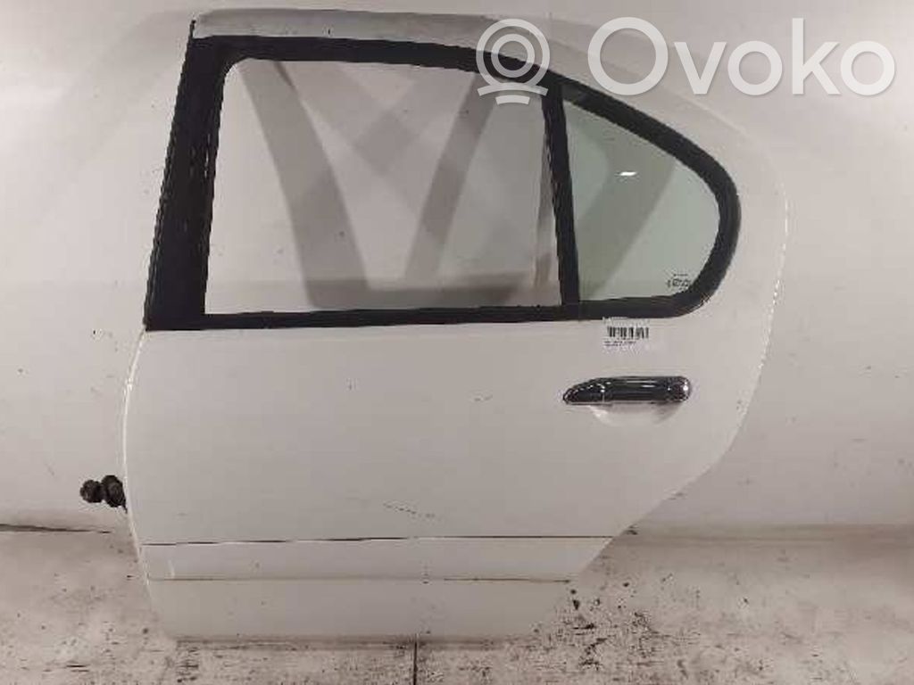 Nissan Primera Puerta trasera 