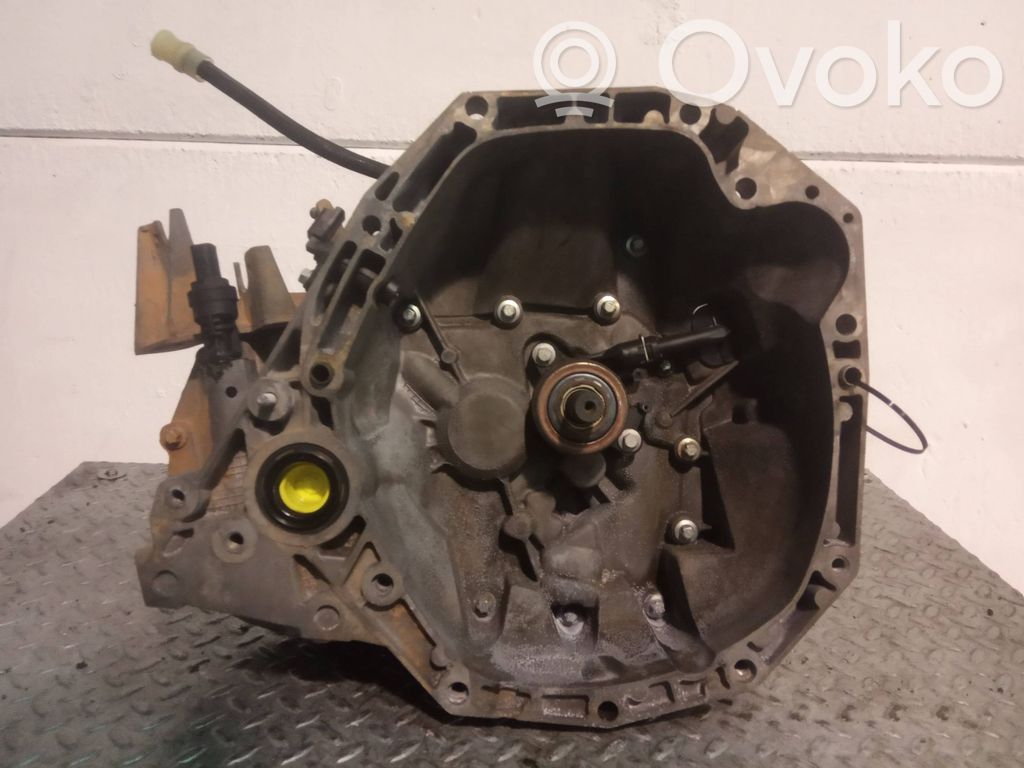 Nissan Kubistar 5 Gang Schaltgetriebe 