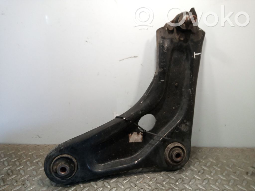 Peugeot 207 Braccio di controllo sospensione anteriore 