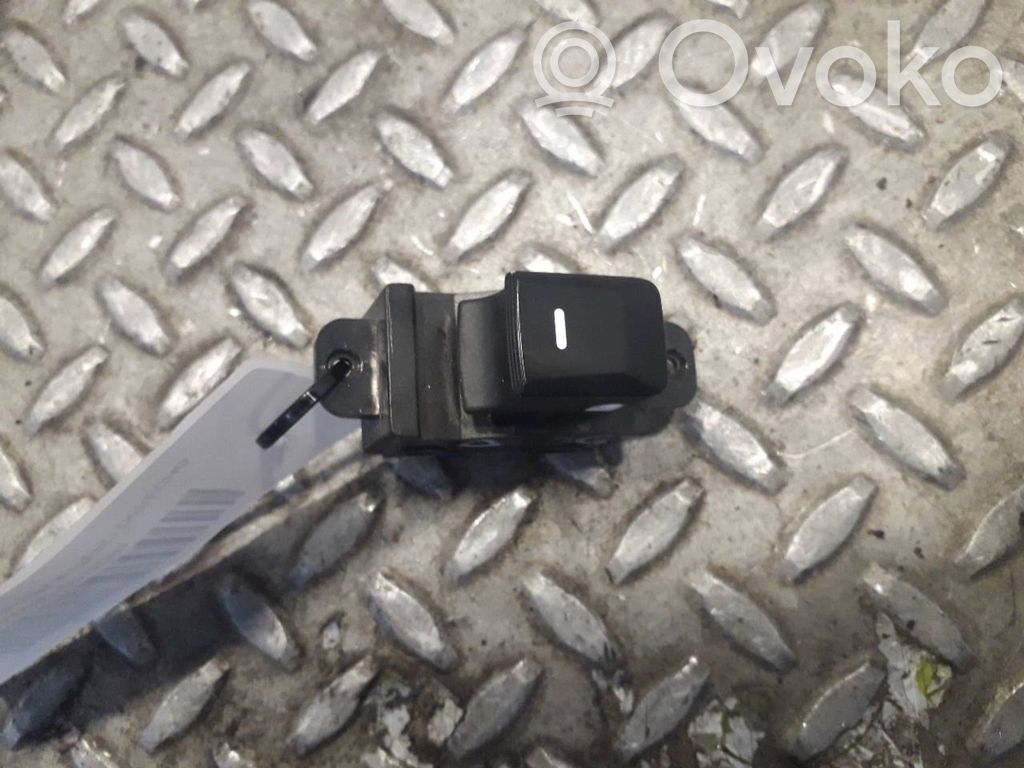 Interrupteur commade lève-vitre   935751W010