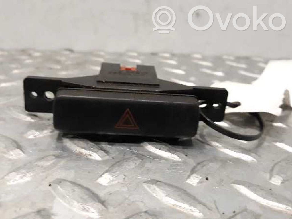 Botón interruptor de luz de peligro