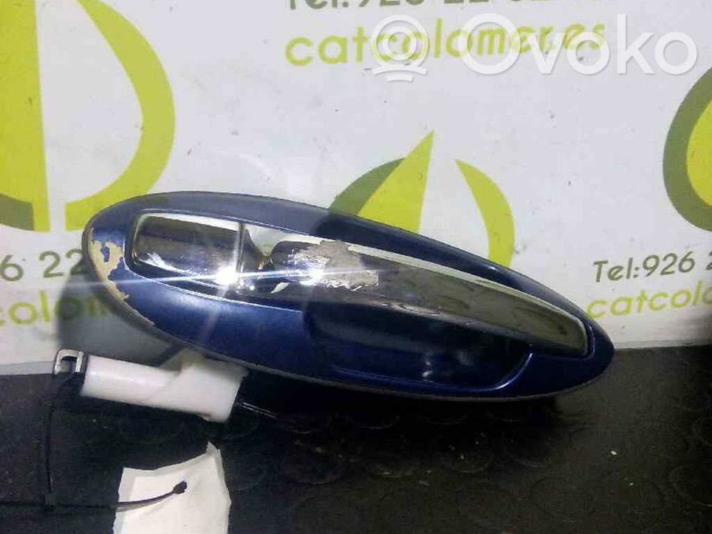 Manecilla externa puerta trasera