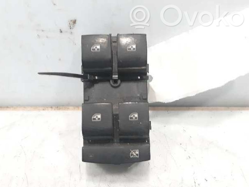 Chevrolet Corsa Przyciski szyb 