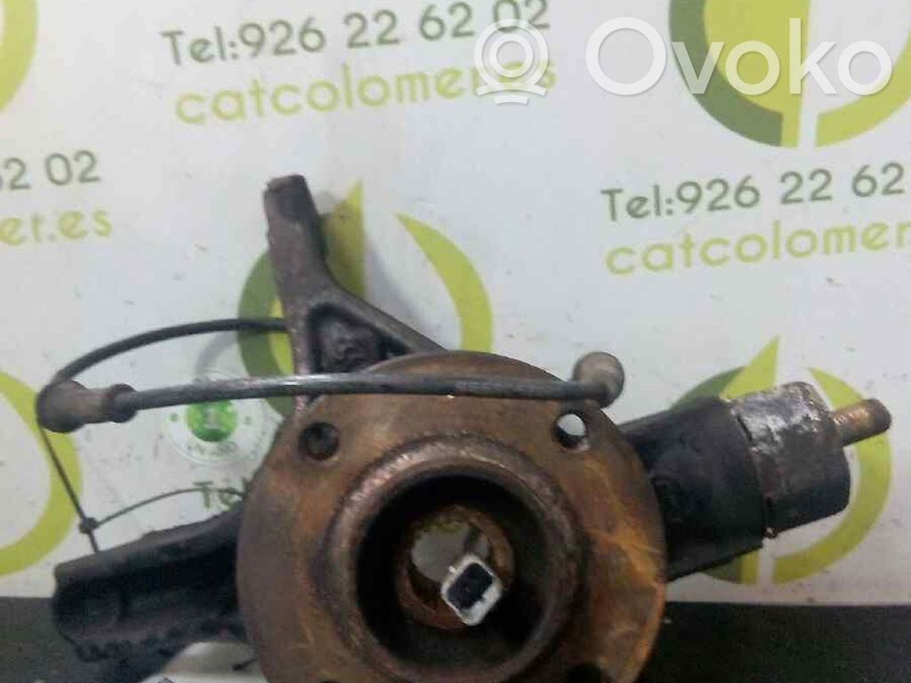 Citroen C4 Grand Picasso Zwrotnica koła przedniego 