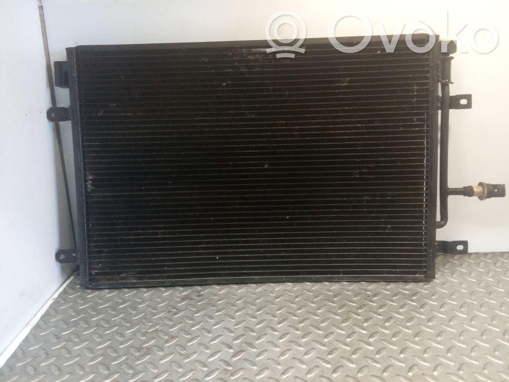Audi A4 S4 B6 8E 8H Skraplacz / Chłodnica klimatyzacji 
