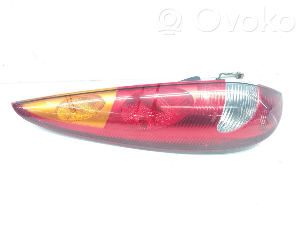 Nissan Almera N16 Lampa tylna 