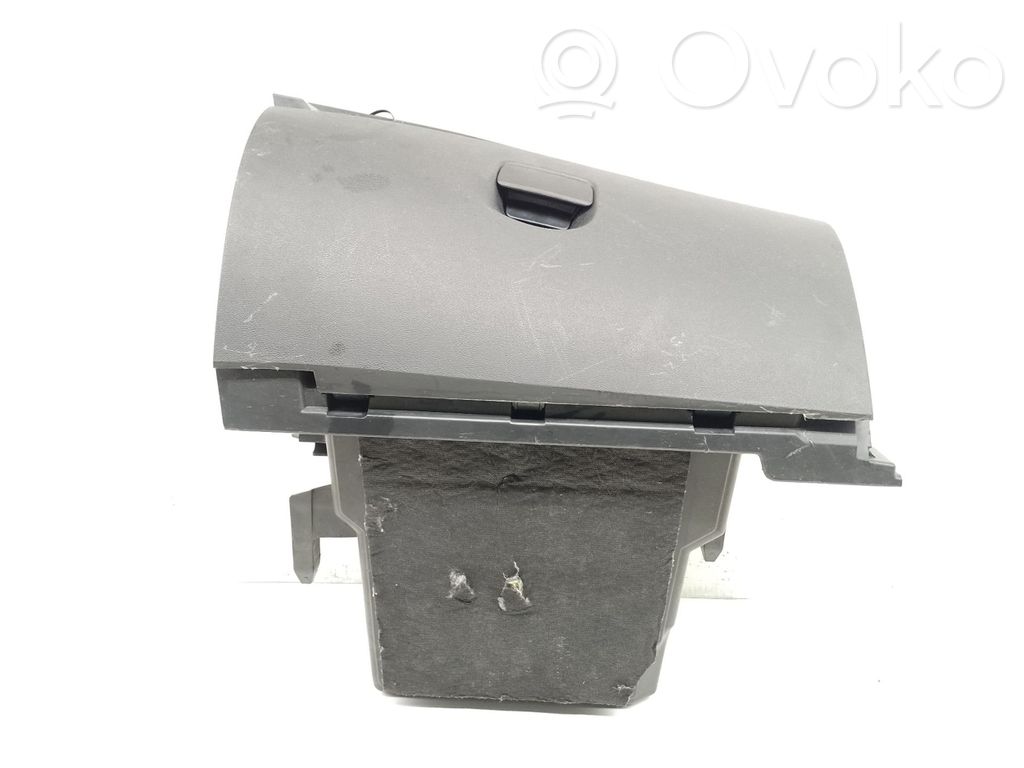 Renault Megane III Glove box 