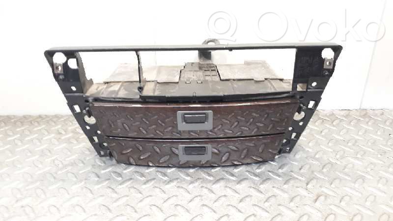 BMW 7 E65 E66 Glove box 