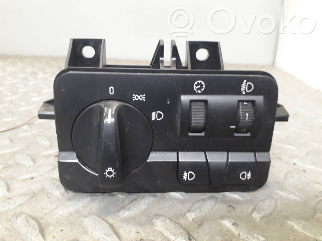 Panel lighting control switch   6936832,532228401,0094625