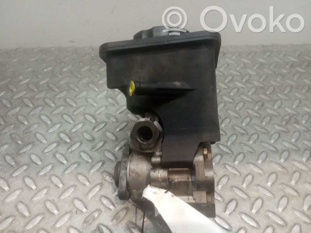 Ohjaustehostimen pumppu   1095155