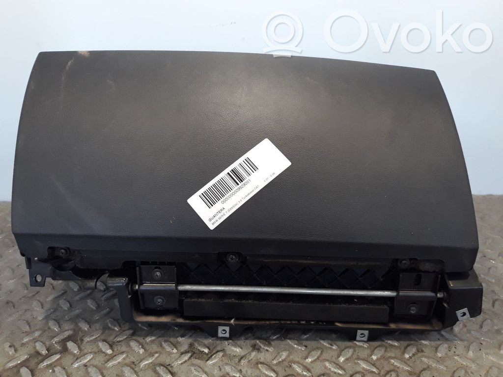 Glove box
