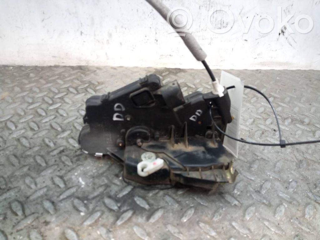 Cerradura de puerta delantera