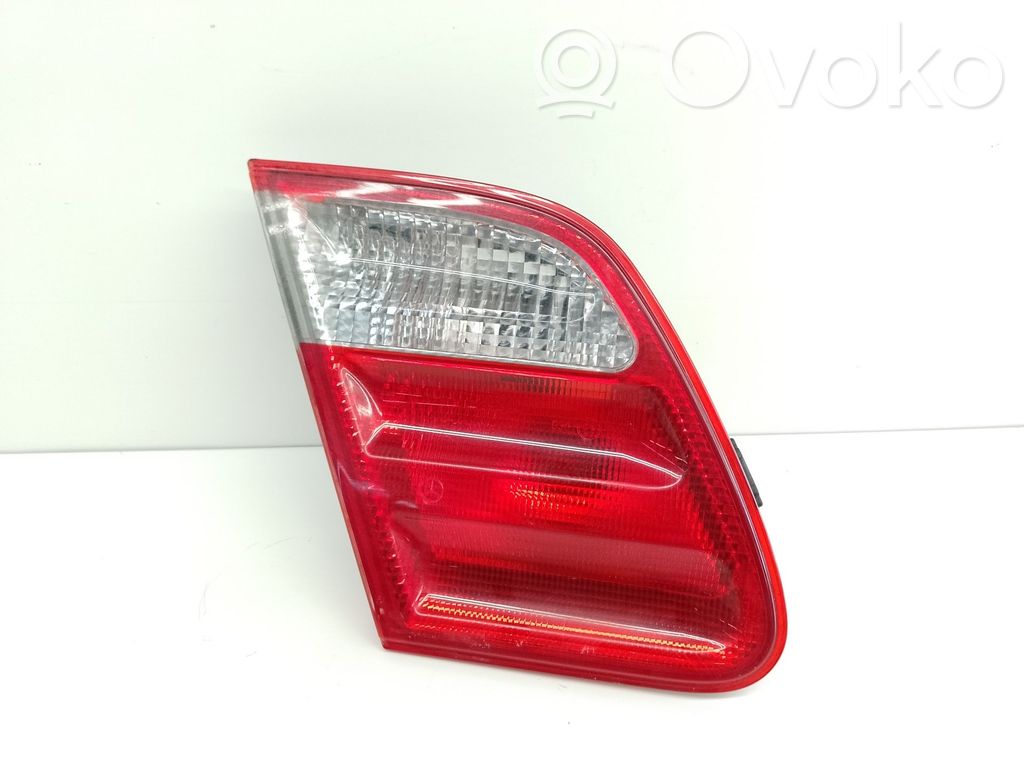 Mercedes-Benz E W210 Luci posteriori del portellone del bagagliaio 
