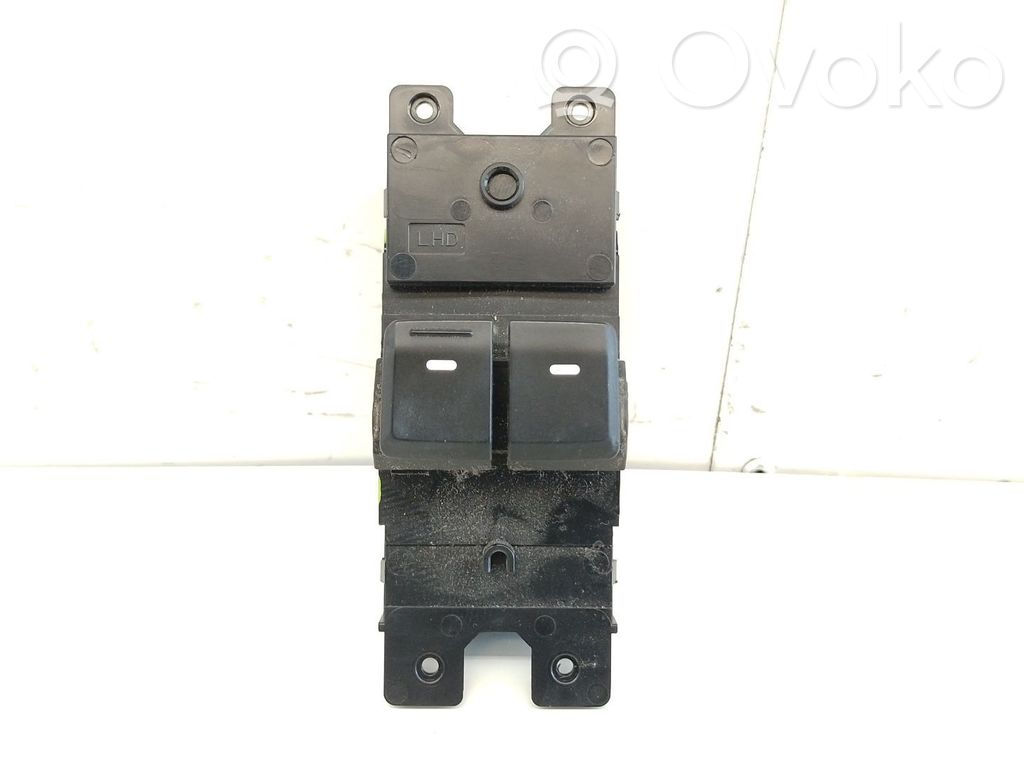 Hyundai i20 (GB IB) Interruptor del elevalunas eléctrico 