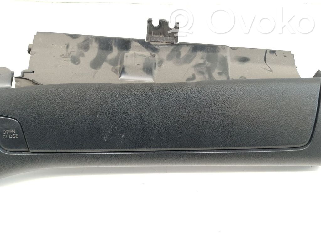 Toyota RAV 4 (XA30) Guantera