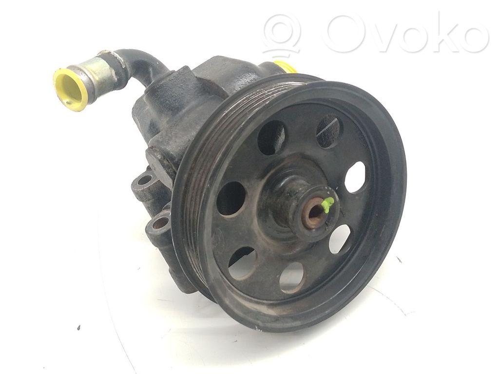 Ford Focus Ohjaustehostimen pumppu 