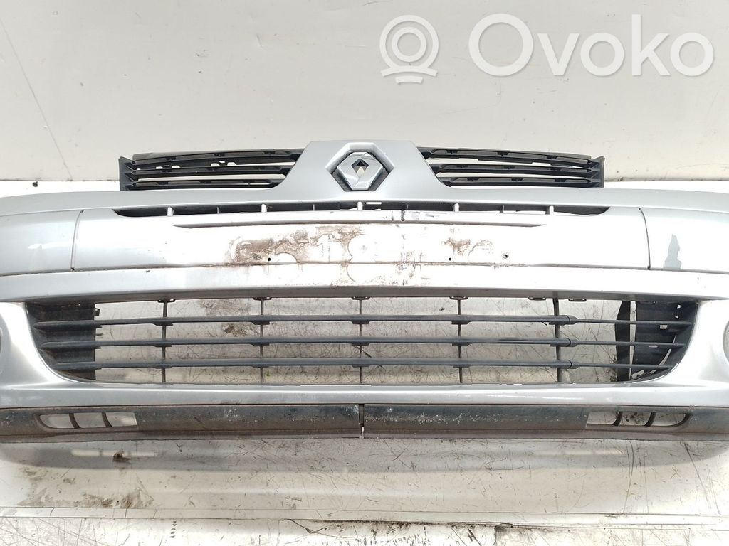 Renault Clio II Parachoques delantero 
