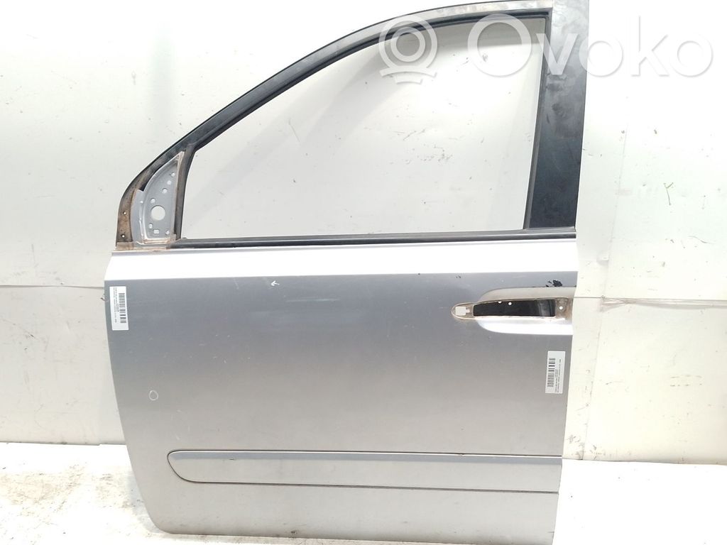 KIA Carnival Durvis 