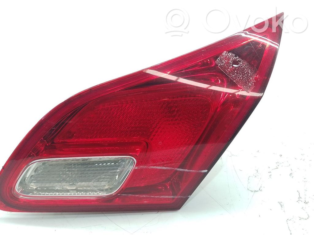 Opel Astra J Lampy tylnej klapy bagażnika 