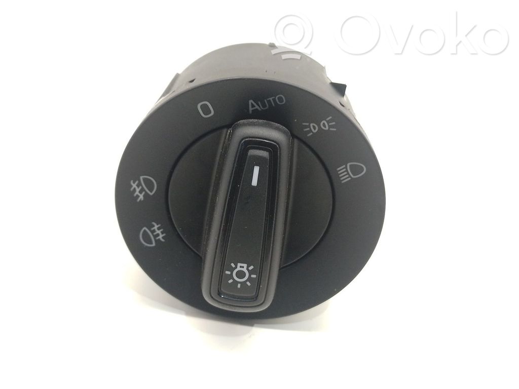 Skoda Fabia Mk4 (6VA) Interruptor de control del panel de luces 