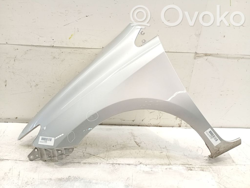 Toyota Auris E180 Błotnik przedni 