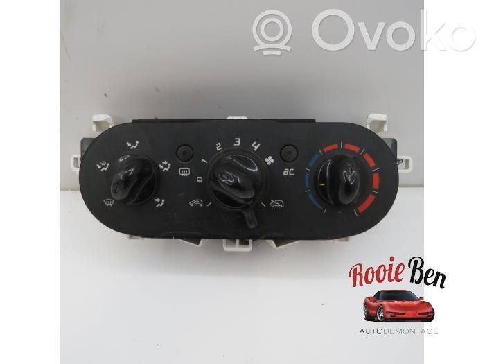 Renault Twingo II Climate control unit 