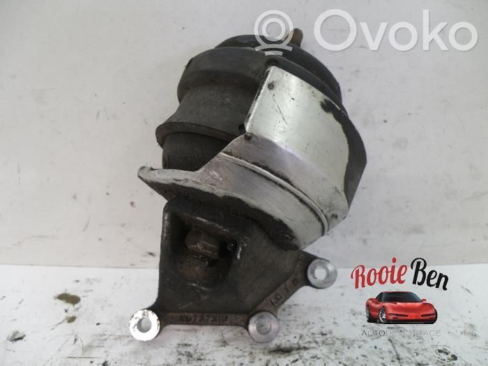 Cadillac CTS Engine mount bracket 