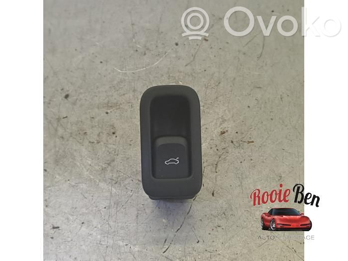 Tailgate/trunk/boot open switch   8V0959831