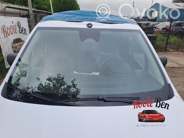 Nissan Townstar Front windscreen/windshield window 