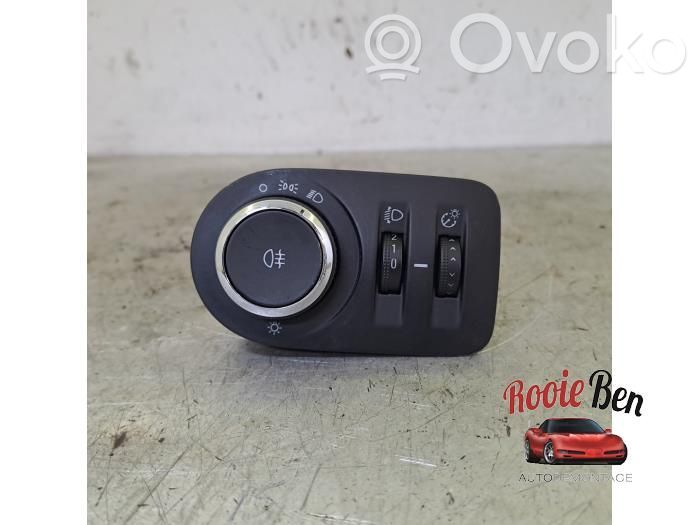 Light switch   13294814,229152,251696