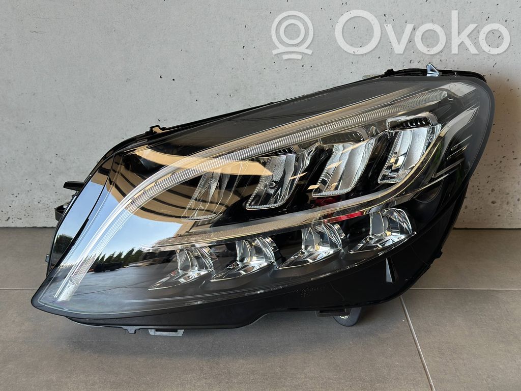 Mercedes-Benz C W205 Priekinis žibintas 