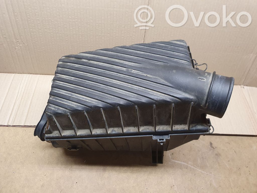 Volkswagen Golf II Obudowa filtra powietrza 