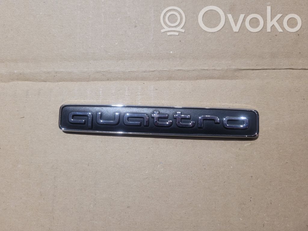 Audi Q3 F3 Siglă fabricant/litere model 