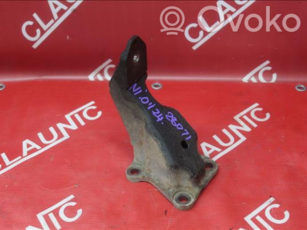 Engine mounting bracket   NI0112428071