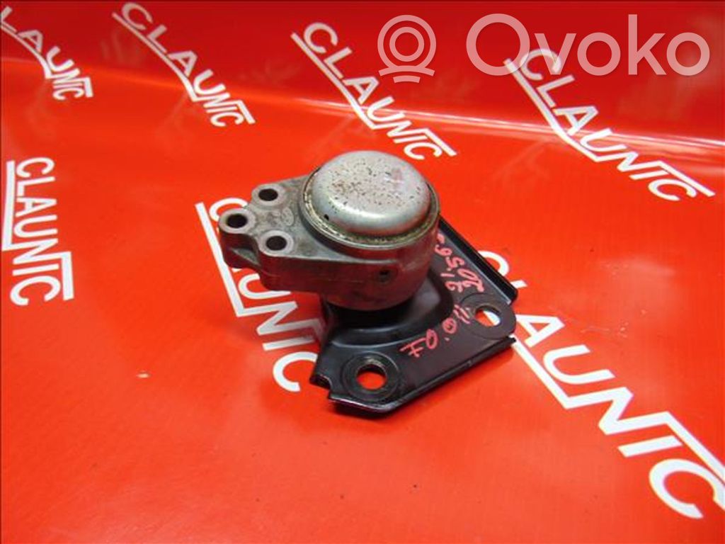 Ford Fiesta Engine mounting bracket 