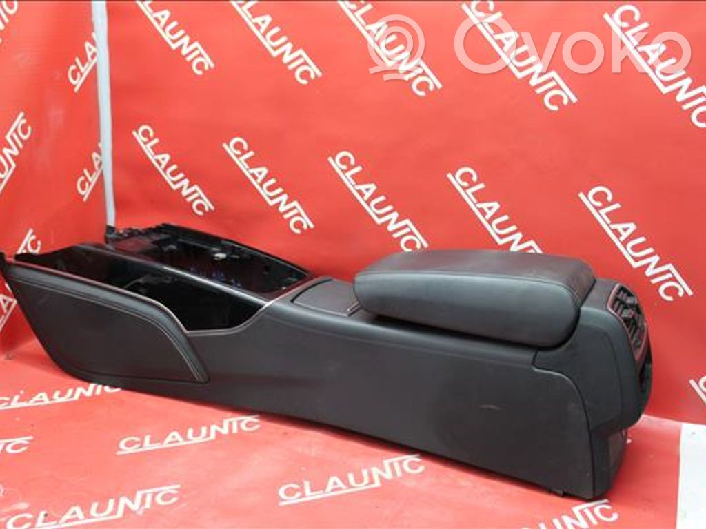 Armrest   AU010234026