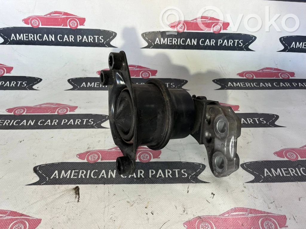 Engine mount bracket   SZT,NR