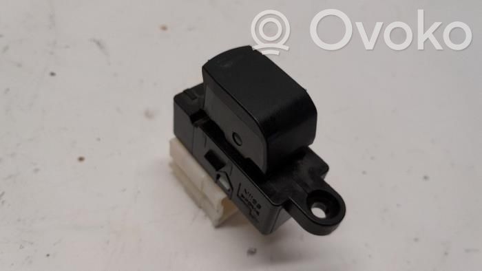 Suzuki Vitara (LY) Electric window control switch 
