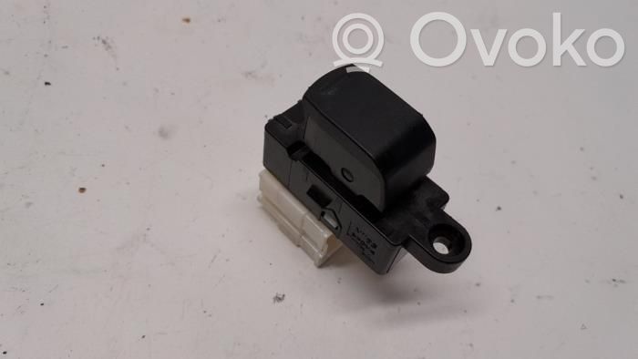 Suzuki Vitara (LY) Electric window control switch 