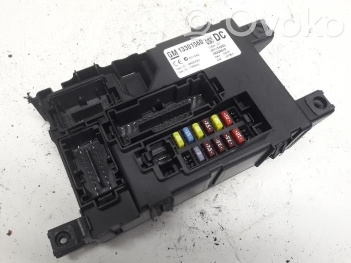 Opel Corsa D Juego de caja de fusibles 