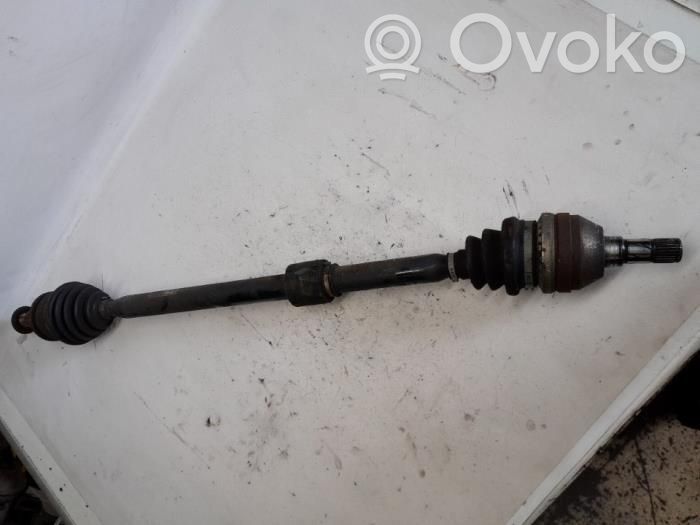 Opel Zafira B Półoś przednia 