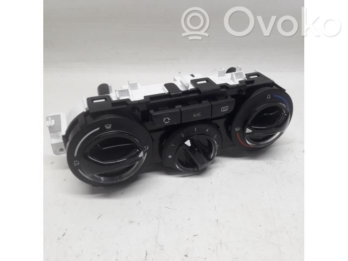 Peugeot 208 I Climate control unit 
