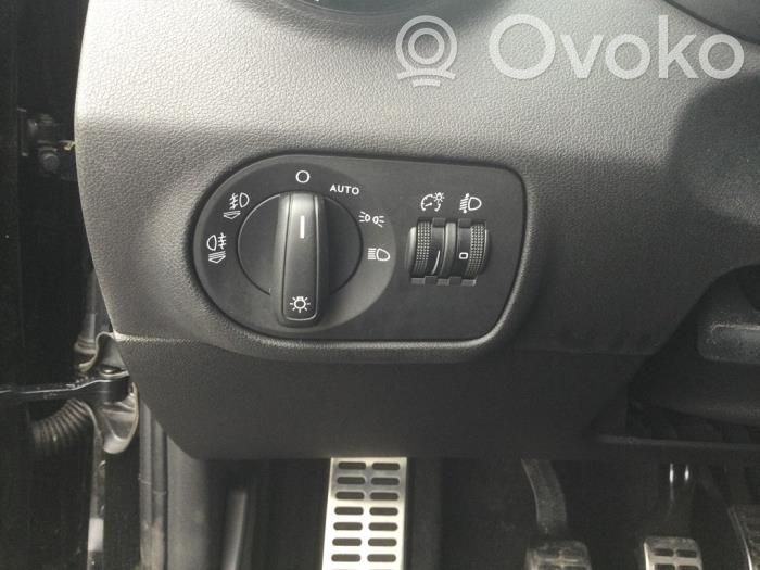Audi A1 Pagrieziena signālu / lukturu sviria 