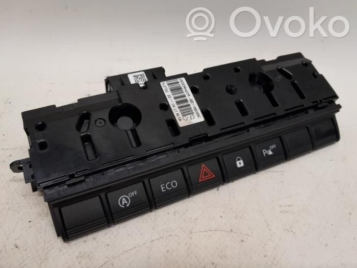 Botón interruptor de luz de peligro   283E86420R,BE1168068C,1539362,1539372,1617989680,1617999580,1618000980,1618001080,1619853080,1686378,1688165,1688167,1748664,1748665,230201,283E86420R,8G9T13A024EA,AG9T13A024CC,BE1168068C,E322817