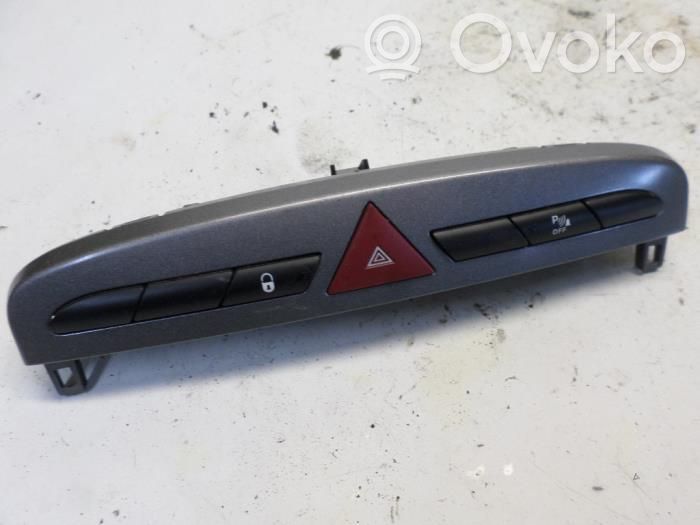 Peugeot 308 Przycisk świateł awaryjnych 