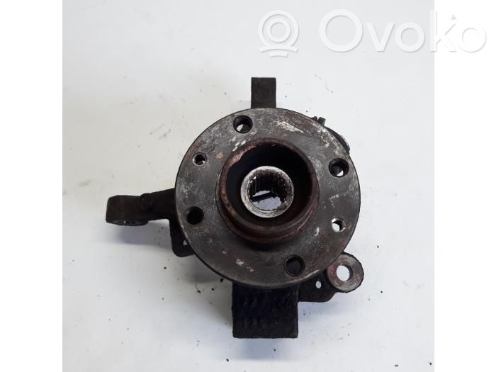 Front wheel hub