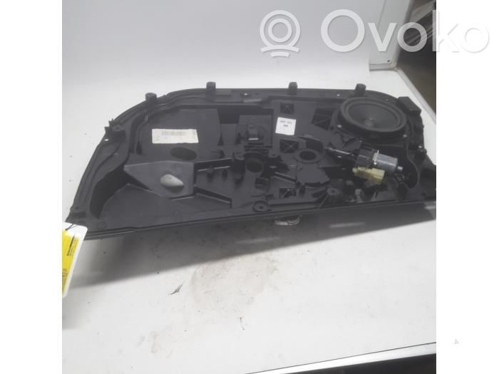 Ford Fiesta Elektryczny podnośnik szyby drzwi przednich 