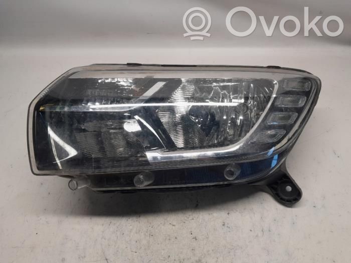 Dacia Sandero II Lampa przednia 