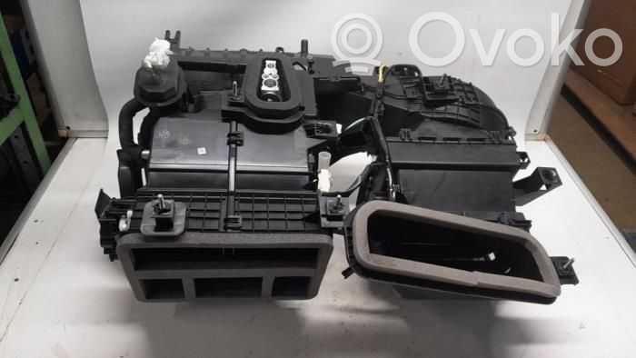 Suzuki Vitara (LY) Obudowa nagrzewnicy 